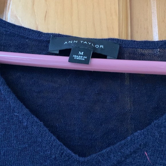 Ann Taylor Tunic Sweater - Size M - Picture 2 of 3